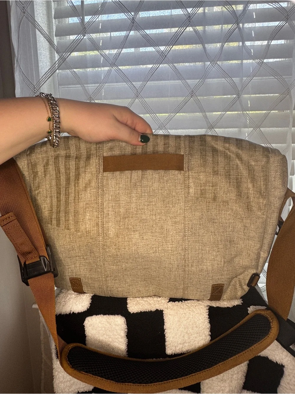 Timbuk2 Classic Messenger Bag Mojave Tan Brown Trim Dual Buckle Crossbody